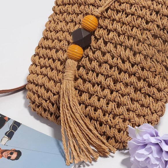 Versatile Wicker Crossbody Bag with Tassels - Perfect for Summer Outings - Picture 7 of 7